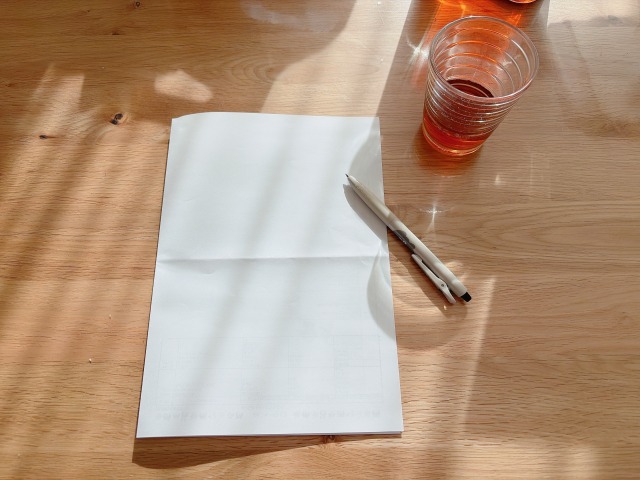 ペンと書類
