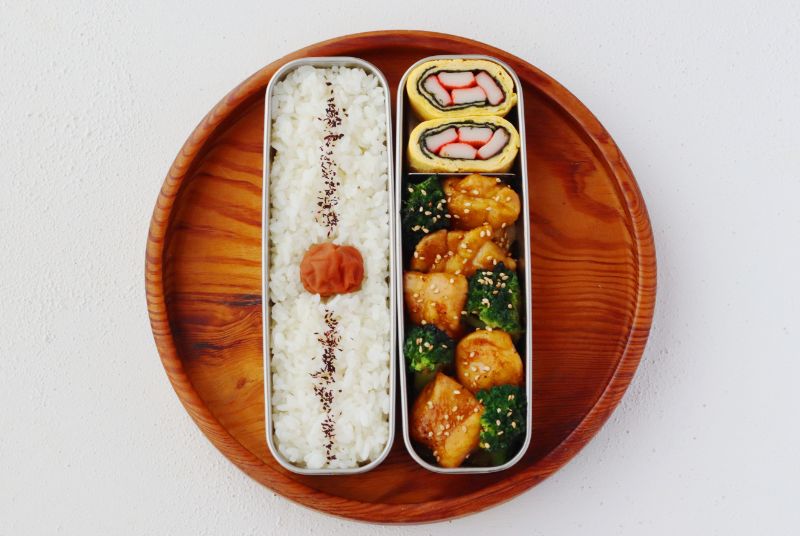 ご飯が進む！「鶏とブロッコリーのオイスターソース照り焼き」「かにかま海苔卵焼き」2品弁当