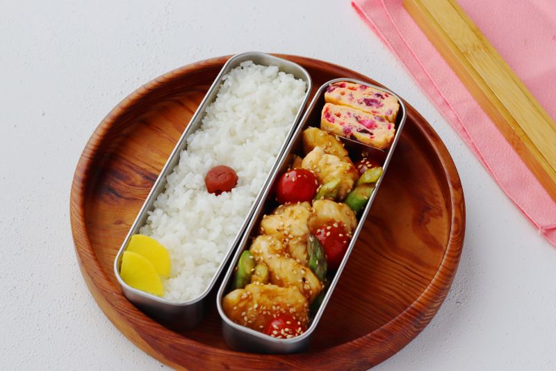 春のお弁当に！「しば漬けの卵焼き」「ささみアスパラの甘辛」2品弁当