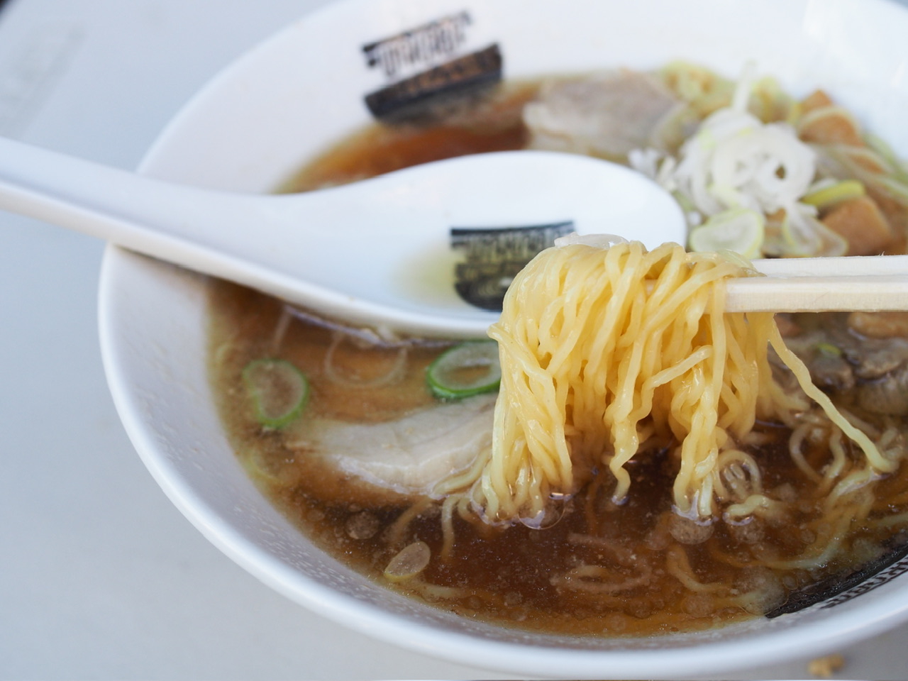 【築地】創業71年。老舗「若葉」で朝ラーメンを堪能