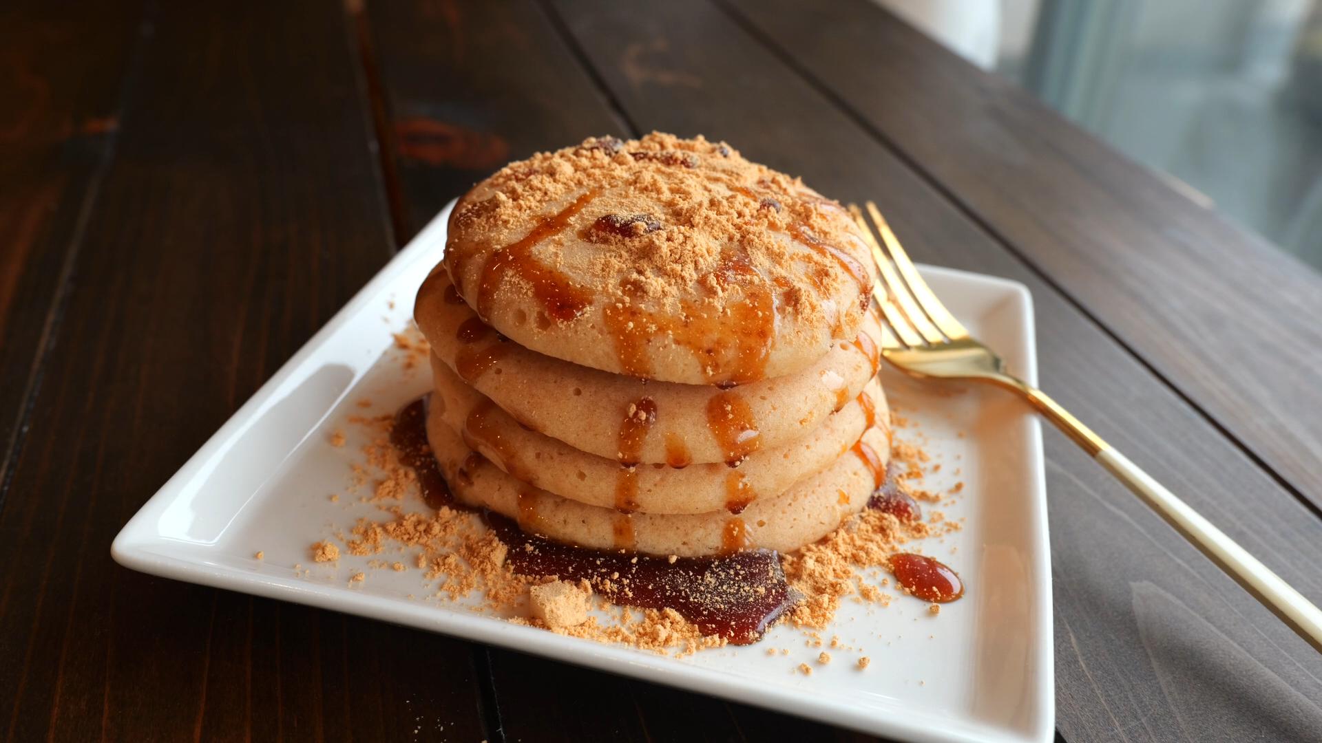 混ぜてチンするだけ！レンジで簡単「米粉きな粉パンケーキ」の作り方
