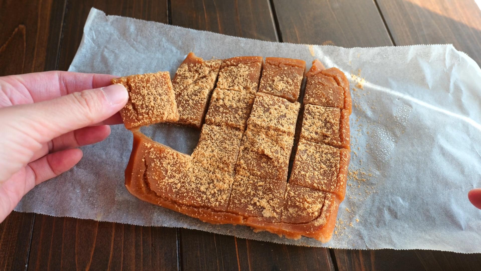 【レンジ3分】材料4つで簡単！米粉で作る「きな粉餅」