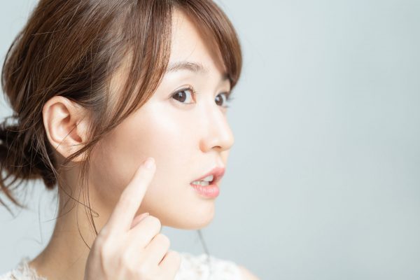 花粉で顔がかゆい…肌荒れを防ぐ「バリアケア」習慣3つ