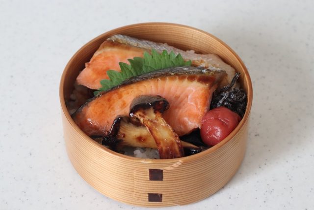 塩ジャケ海苔弁当