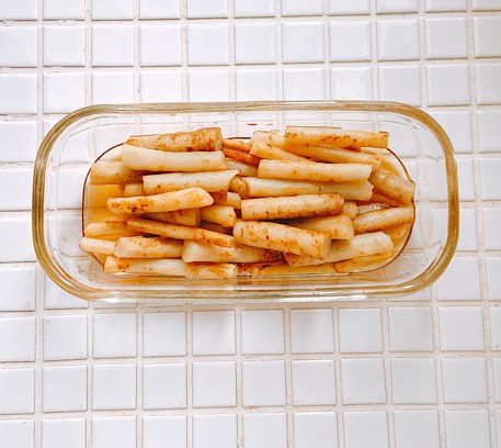 さっぱり食べたい日に！ゆでて漬けるだけ「新ごぼうの甘酢漬け」作り置き