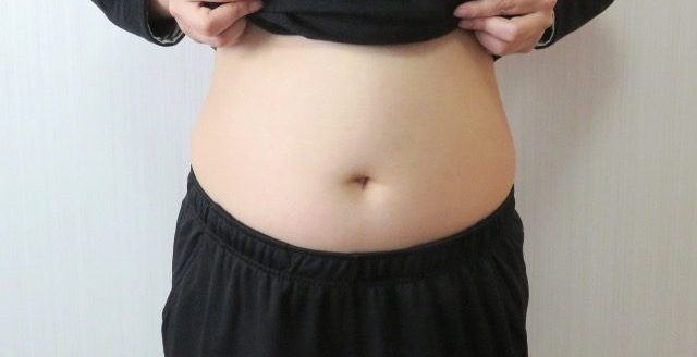 1分からでOK！「ぽっこりお腹」を整える朝習慣2つ
