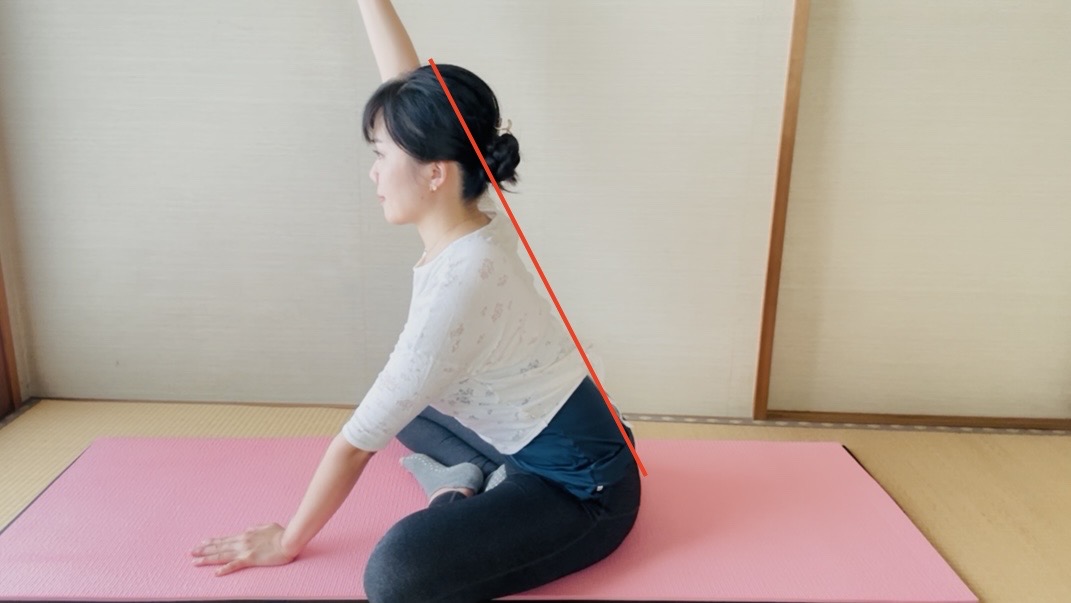 【スマホ首対策】腕を上げ下げするだけ！姿勢を整える簡単ピラティス