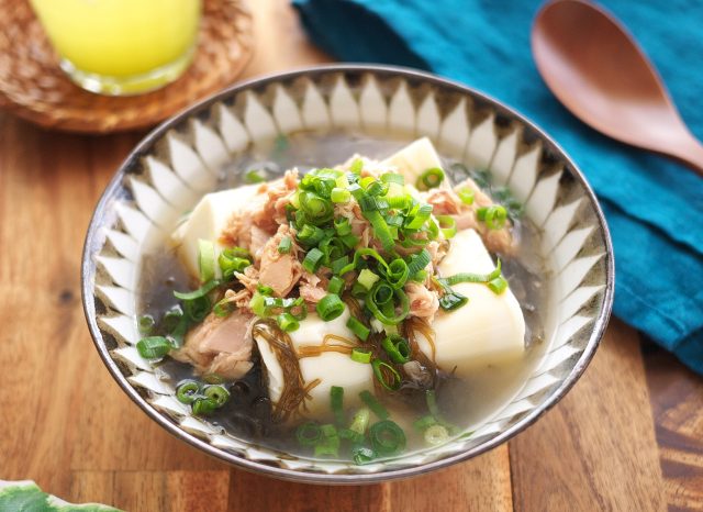 火を使わず5分で完成！暑い朝に食べたい「豆腐朝ごはん」レシピ3選