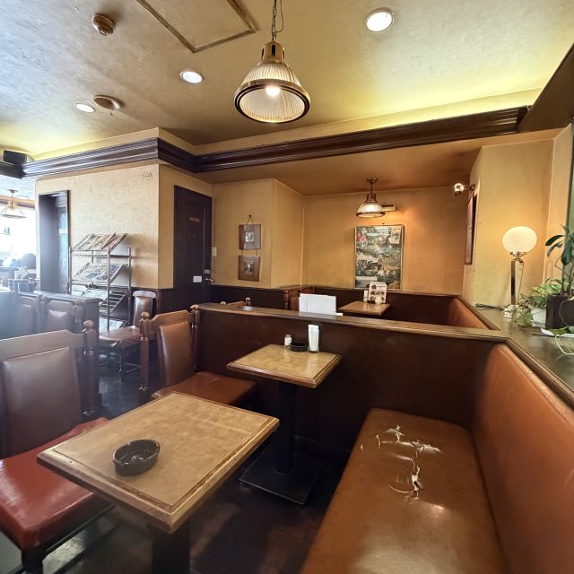なかおか珈琲 中之島店店内