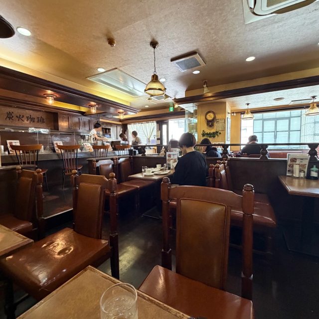 なかおか珈琲 中之島店店内