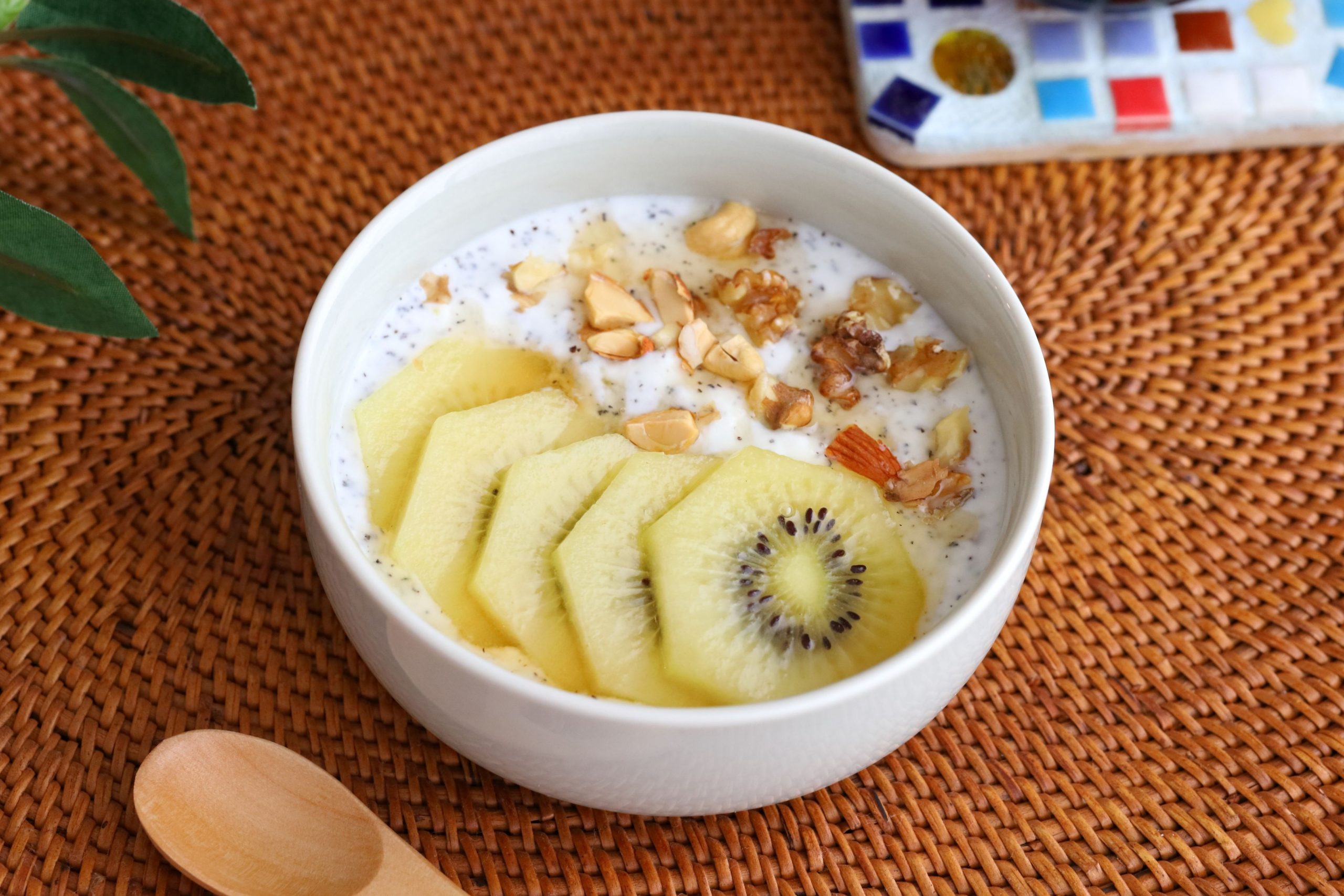 腸活に◎さっぱり「ゴールドキウイの紅茶ヨーグルトボウル」