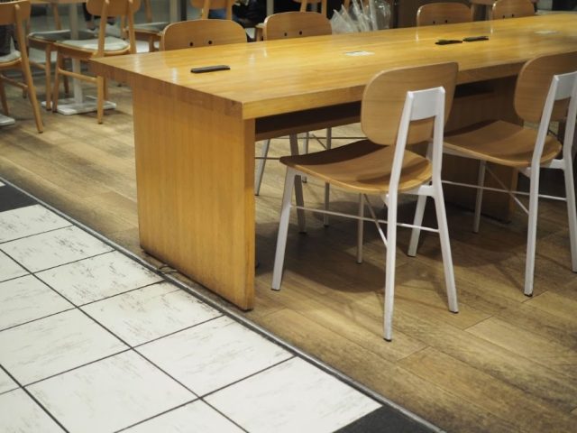 店内席