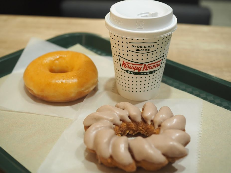 ドリンク1杯購入でドーナツ1個プレゼント！クリスピー・クリーム・ドーナツの「あさオリグレ」が超お得