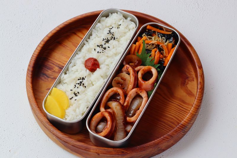 うまみたっぷりで美味！「イカたまねぎ」「じゃこ海苔にんじん」2品弁当