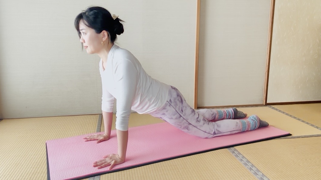 朝1分！股関節をほぐして骨盤を整える「簡単エクササイズ」