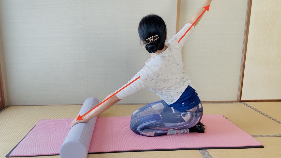 【左右3回】深い呼吸がしやすくなる！朝の「胸郭ほぐし」エクササイズ