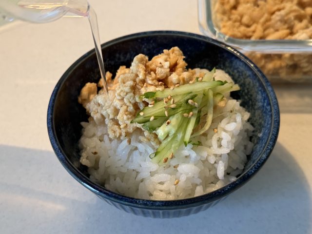 ご飯にお茶を欠ける