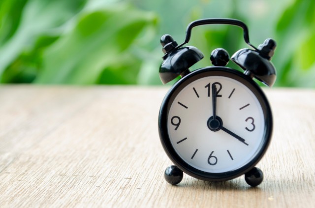 朝4時台に起きる人は何してる？早起きさん3人に学ぶ「朝時間の使い方」