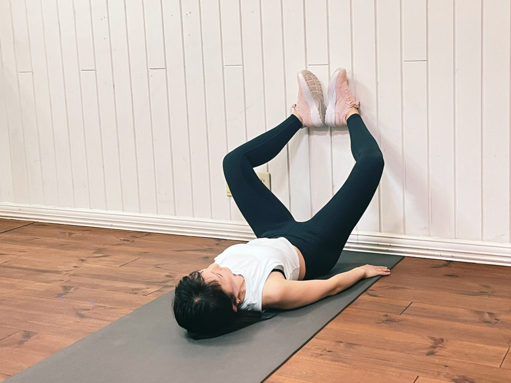股関節をほぐしてすっきり！朝にできる「簡単ストレッチ」3つ