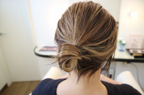 伸ばしかけの髪がまとまらない…！ボブ・前髪の「簡単ヘアアレンジ」3つ