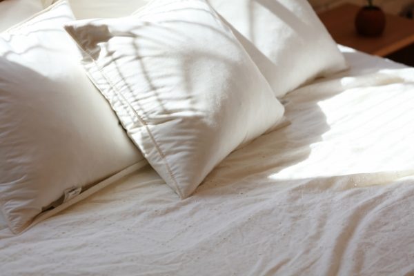 汗ばむ夏こそ清潔に！ぐっすり眠れる“寝具・寝室ケア”3選