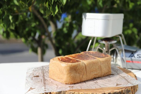 朝からこねなくてOK！冷凍パン生地で作る「全粒粉100％キャンプパン」