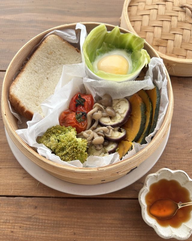 せいろでモーニング!マーマレード醤油タレの「彩り温野菜プレート」