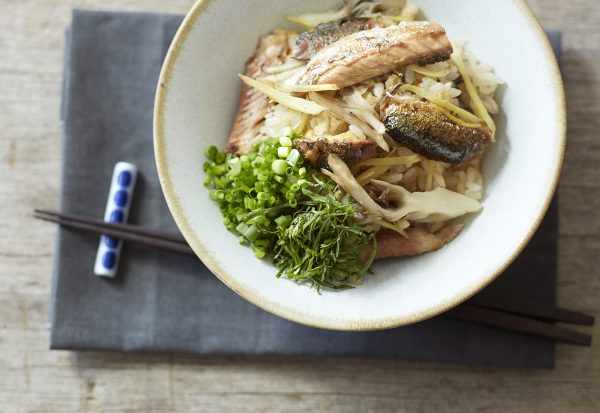 秋刀魚ときのこの炊き込みご飯