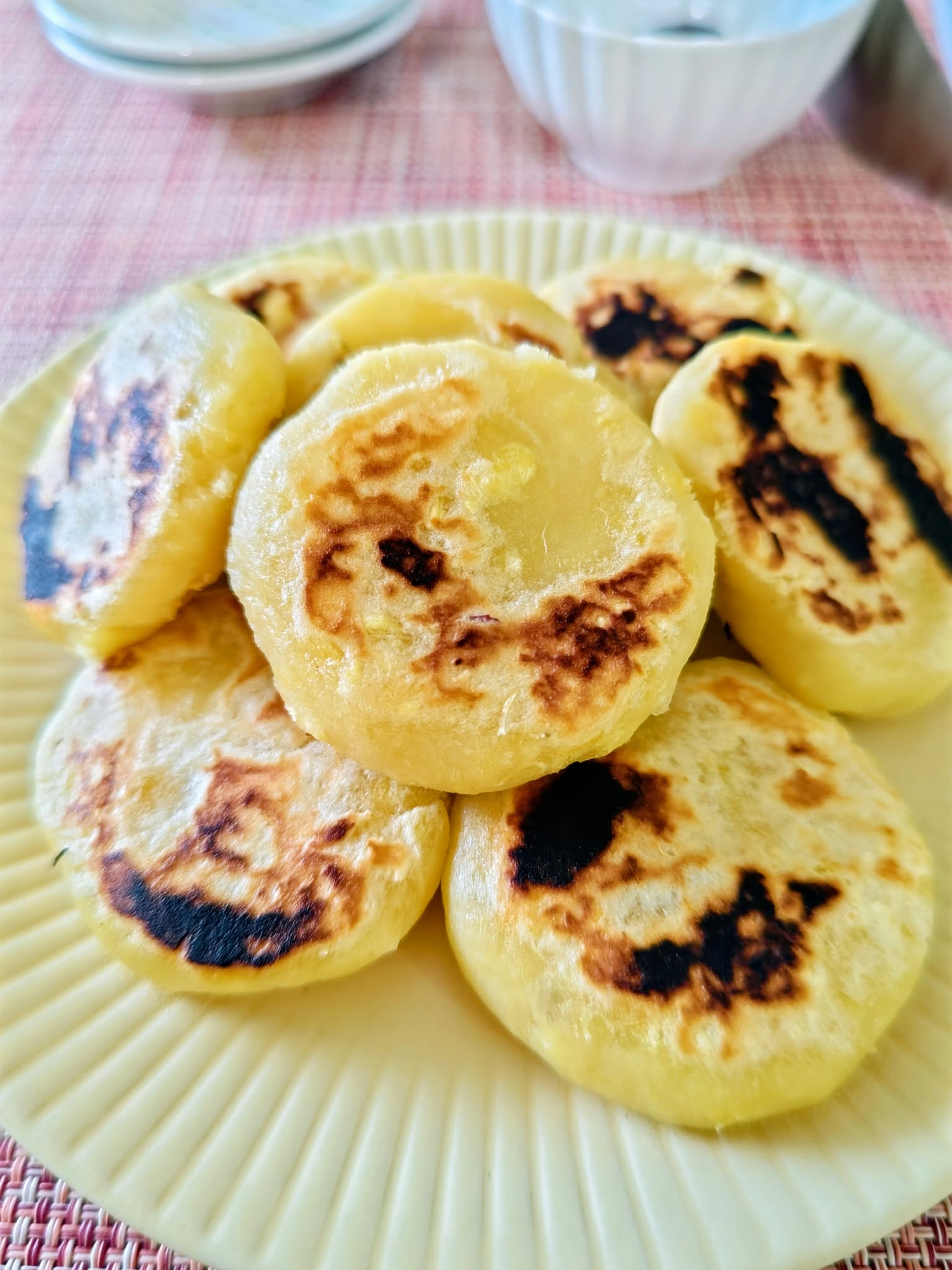 レンジで簡単！外カリッ、中もっちり「さつまいもいももち」