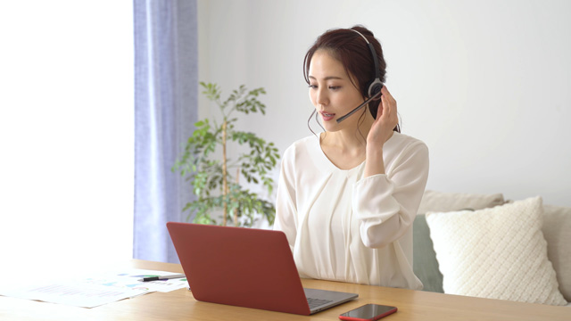 「在宅勤務」を3単語の英語で言うと？