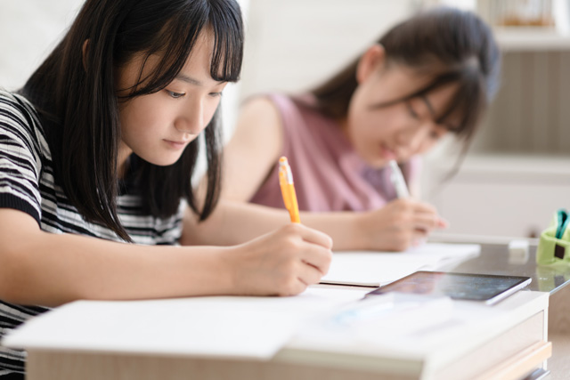 「集中する」を英語で言うと？