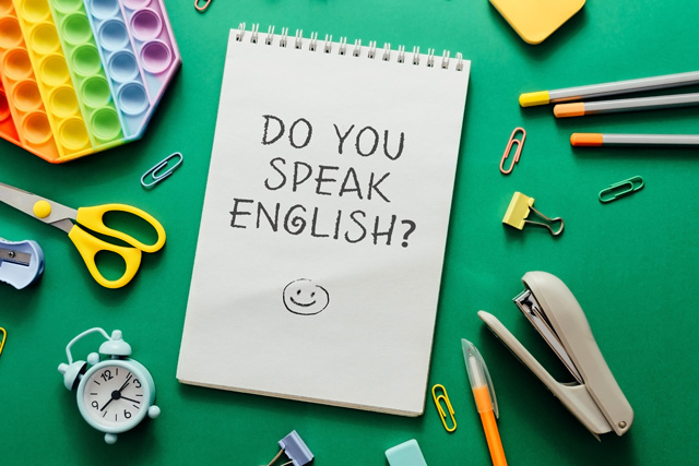 YesterdayやVeryをどこに置く?英語の「副詞」基本ルール4つ