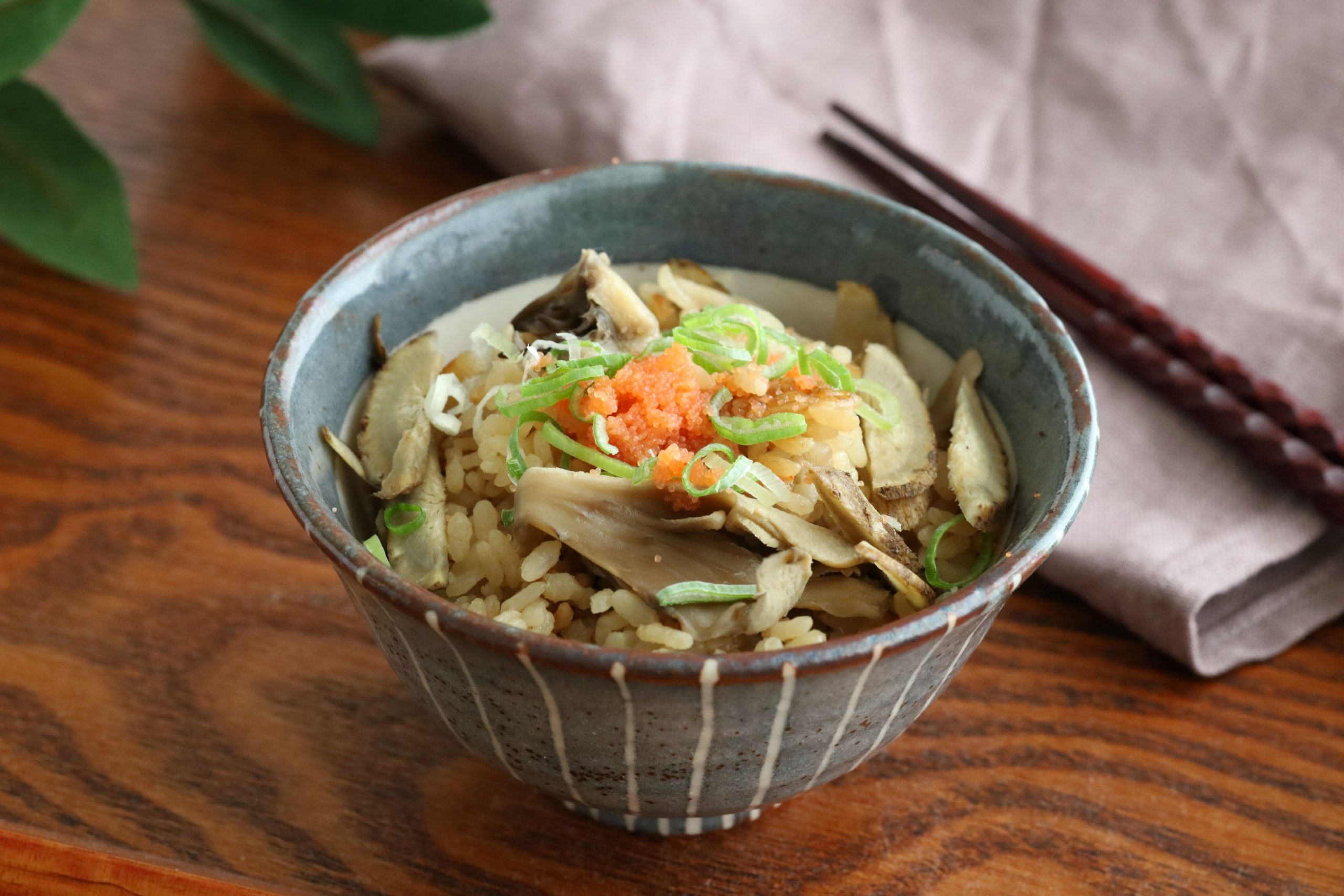 簡単！腸活炊き込みご飯♪「ごぼうと舞茸の明太子ごはん」