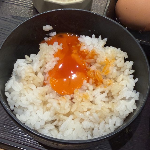 だししょうゆをかけた卵かけごはん