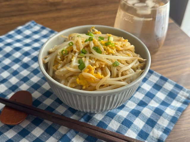 もやし卵とじ丼