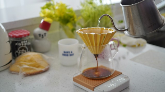 ドリップしているコーヒー
