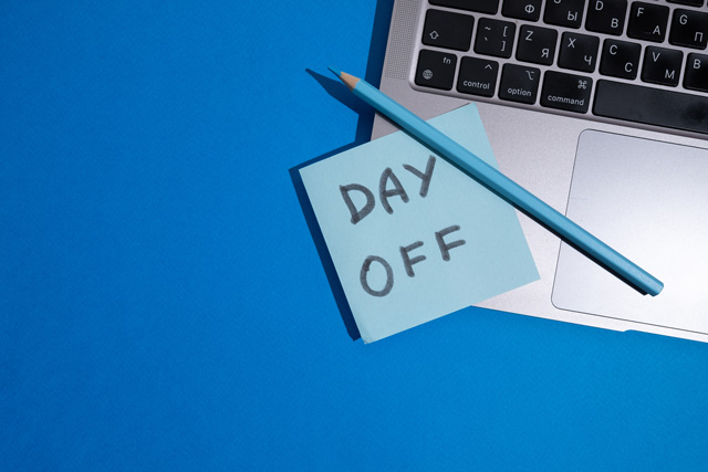 【be動詞×予定】英語「It is our day off」の意味って？